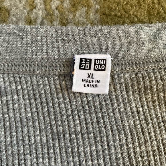 Uniqlo Waffle Knit Long Sleeve Thermal Henley Shirt Gray Men's Sz XL - Picture 4 of 7